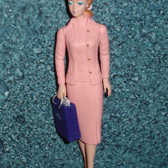 Hallmark Shopping Barbie Christmas Ornament by Hallmark Keepsakes With Box GIFT! - Picture 2 of 4